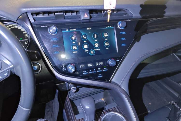 Used Toyota Camry 2019 2.5G Luxury Edition China VI Standard Audio And AC Panel