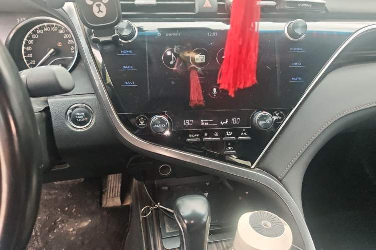 Used Toyota Camry 2019 2.5G Luxury Edition China V Standard Audio And AC Panel