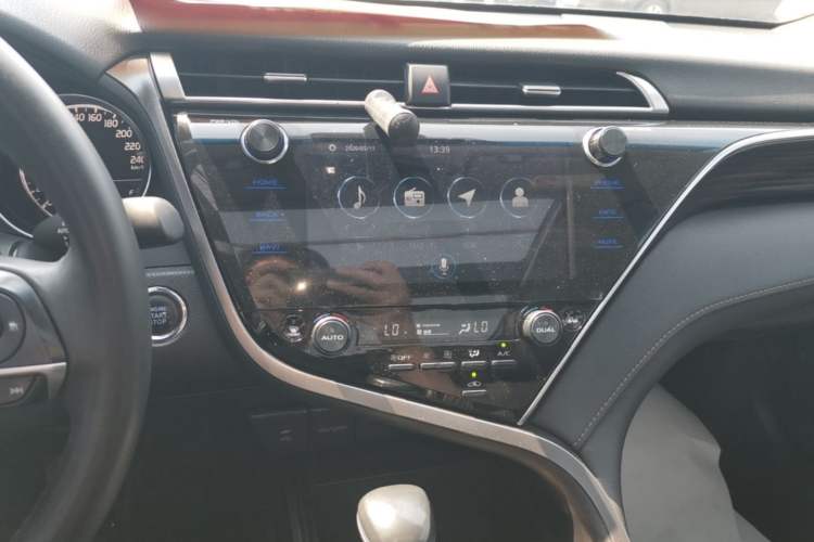 Used Toyota Camry 2019 2.5G Luxury Edition China V Standard Audio And AC Panel