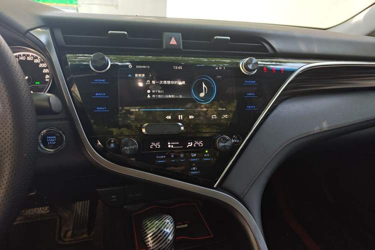 Used Toyota Camry 2019 2.5G Luxury Edition China VI Standard Audio And AC Panel
