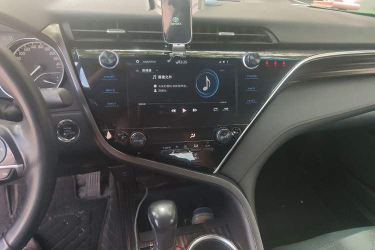 Used Toyota Camry 2019 2.0G Luxury Edition China V Standard Audio And AC Panel