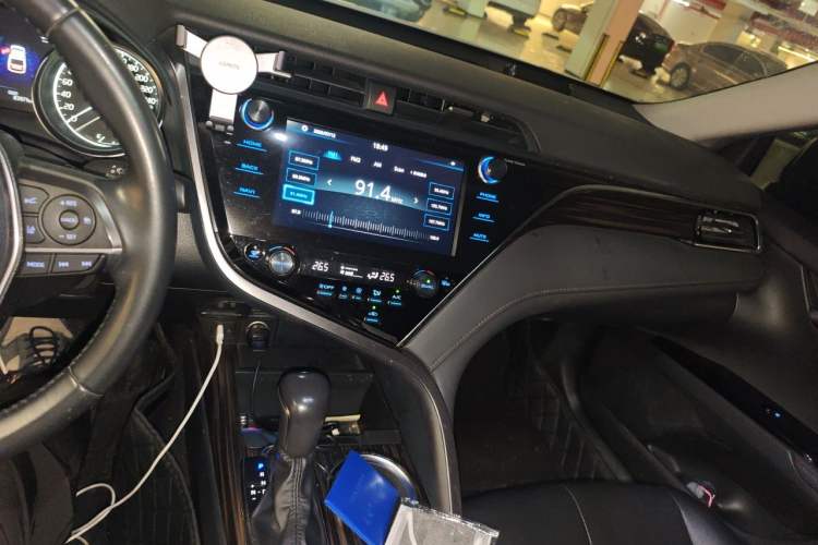Used Toyota Camry 2019 2.0G Luxury Edition China VI Standard Audio And AC Panel