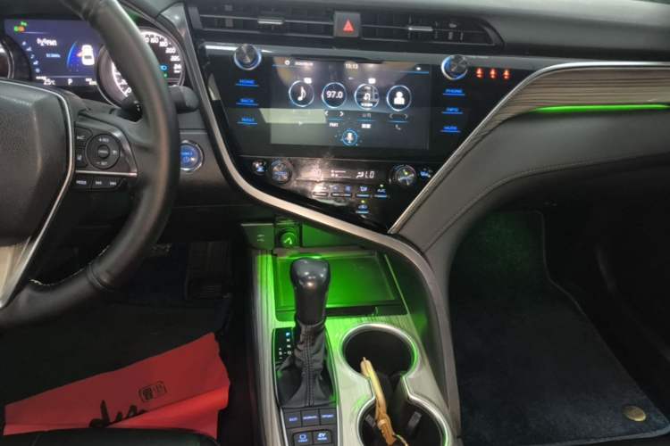Used Toyota Camry 2019 Revised Version Dual-Engine 2.5 HG Luxury Edition Audio And AC Panel