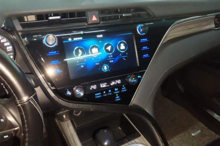 Used Toyota Camry 2019 Dual-Engine 2.5 HG Luxury Edition China V Standard Audio And AC Panel