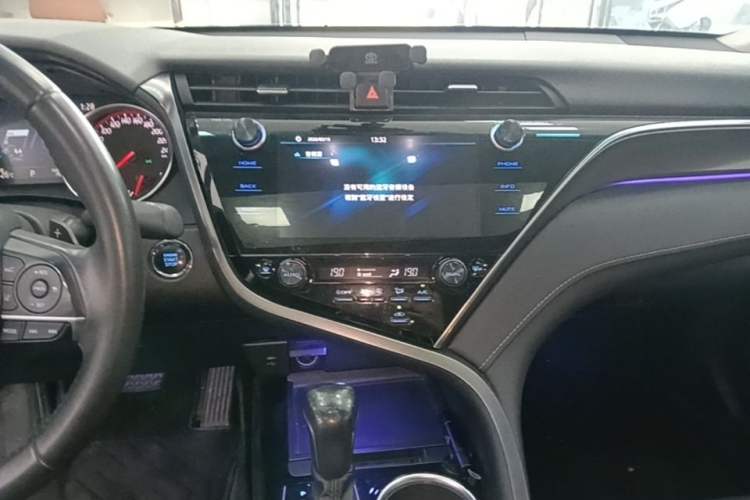 Used Toyota Camry 2019 Revised Version 2.0S Fēngshàng Edition Audio And AC Panel