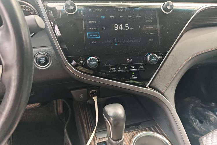 Used Toyota Camry 2019 2.0G Luxury Edition China VI Standard Audio And AC Panel