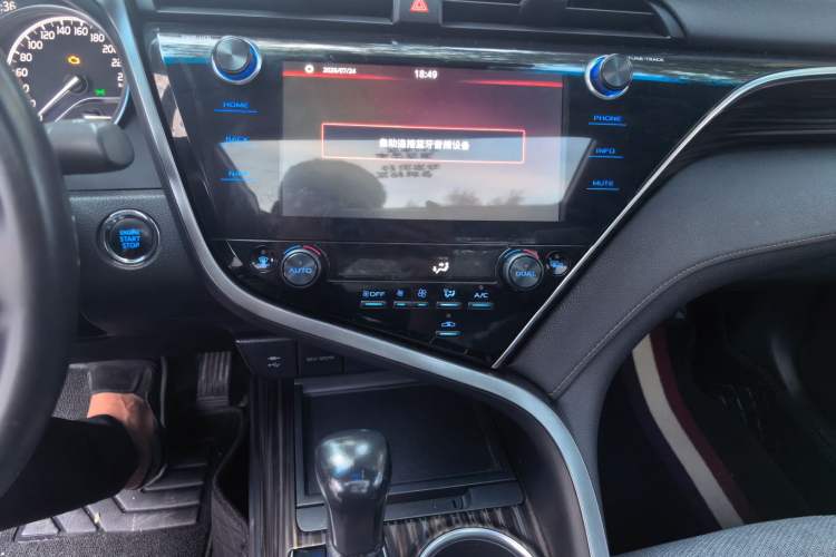 Used Toyota Camry 2019 2.5G Luxury Edition China V Standard Audio And AC Panel