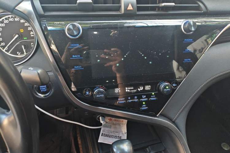 Used Toyota Camry 2019 2.5G Luxury Edition China VI Standard Audio And AC Panel