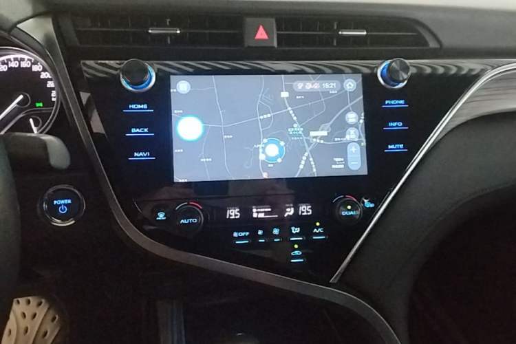 Used Toyota Camry 2019 Revised Version Dual-Engine 2.5 HG Luxury Edition Audio And AC Panel