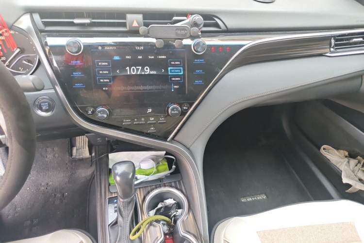 Used Toyota Camry 2019 2.5G Luxury Edition China V Standard Audio And AC Panel
