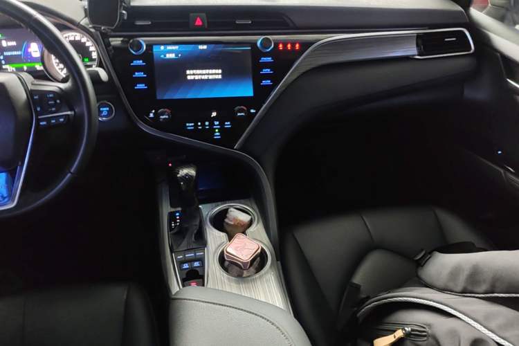 Used Toyota Camry 2019 Dual-Engine 2.5 HG Luxury Edition China VI Standard Audio And AC Panel