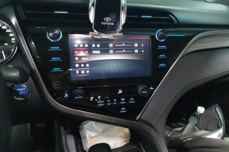 Used Toyota Camry 2019 Dual-Engine 2.5 HG Luxury Edition China VI Standard Audio And AC Panel