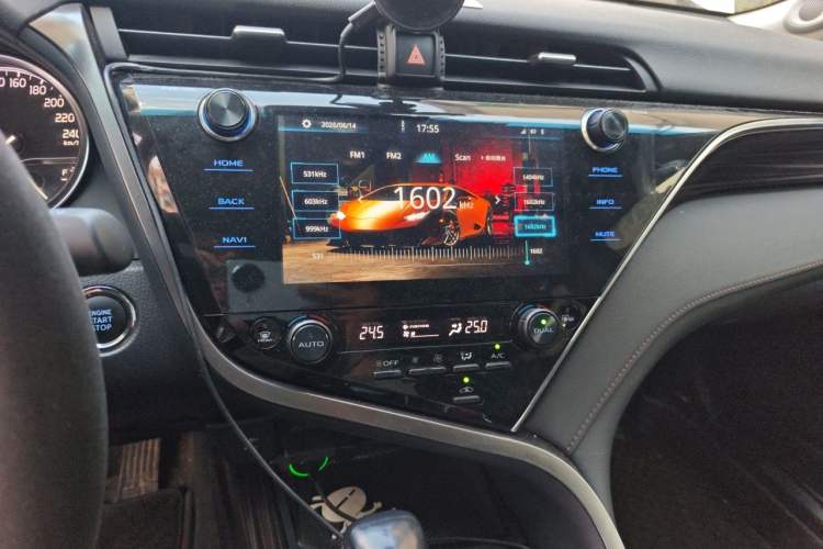 Used Toyota Camry 2019 2.0G Luxury Edition China VI Standard Audio And AC Panel
