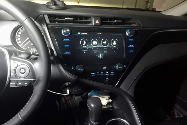 Used Toyota Camry 2019 2.0G Luxury Edition China VI Standard Audio And AC Panel