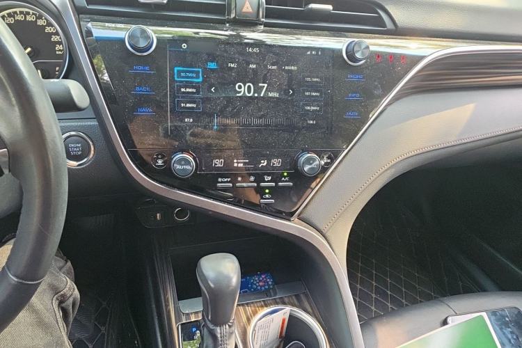 Used Toyota Camry 2019 2.5G Luxury Edition China VI Standard Audio And AC Panel