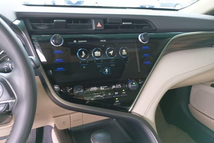 Used Toyota Camry 2019 2.5G Luxury Edition China VI Standard Audio And AC Panel