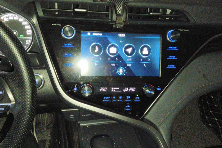 Used Toyota Camry 2019 2.0G Luxury Edition China VI Standard Audio And AC Panel