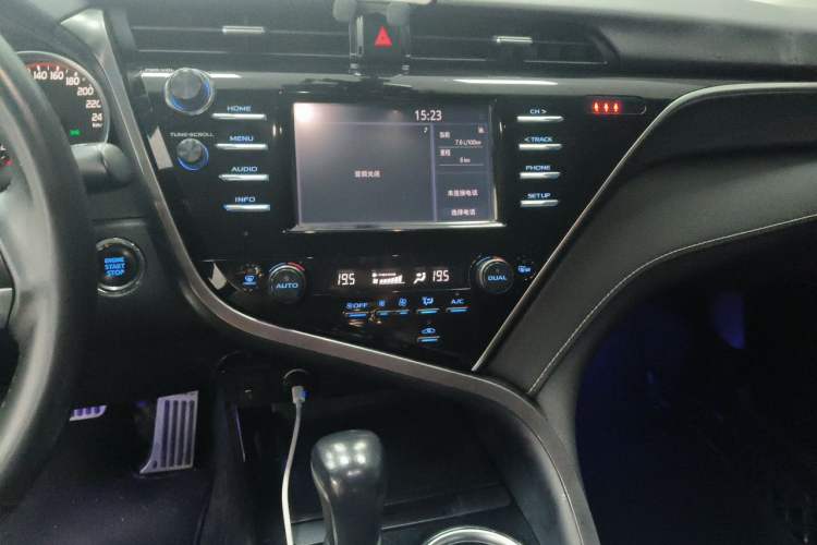Used Toyota Camry 2019 2.5S FENGSHANG Version China VI Standard Audio And AC Panel
