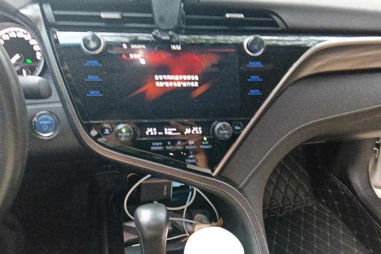 Used Toyota Camry 2019 Revised Version Dual-Engine 2.5 HS Fēngshàng Edition Audio And AC Panel
