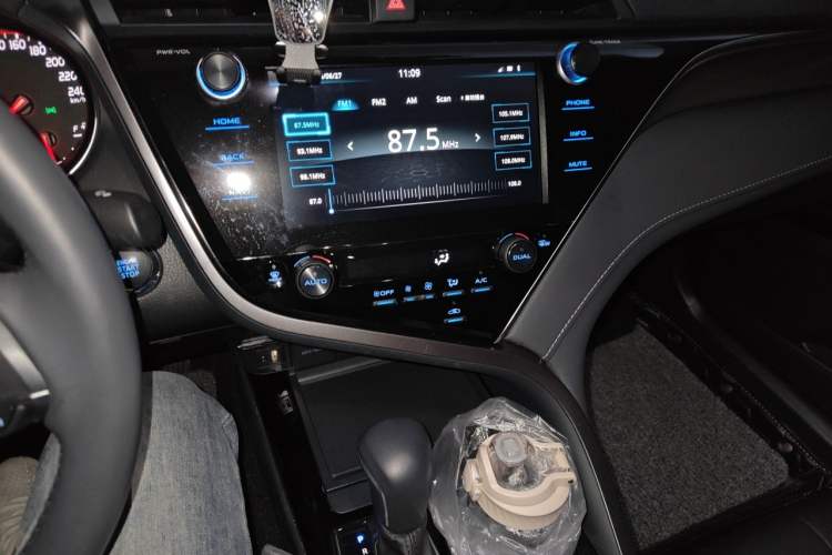 Used Toyota Camry 2019 2.0S FENGSHANG Version China VI Standard Audio And AC Panel