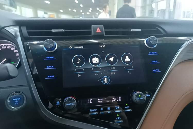 Used Toyota Camry 2019 Revised Version Dual-Engine 2.5 HG Luxury Edition Audio And AC Panel