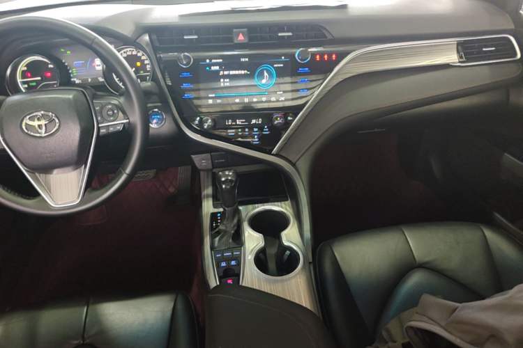 Used Toyota Camry 2019 Dual-Engine 2.5 HG Luxury Edition China VI Standard Audio And AC Panel