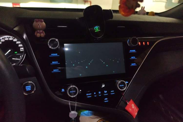 Used Toyota Camry 2019 2.5G Luxury Edition China V Standard Audio And AC Panel