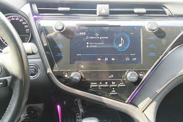Used Toyota Camry 2019 2.0G Luxury Edition China VI Standard Audio And AC Panel