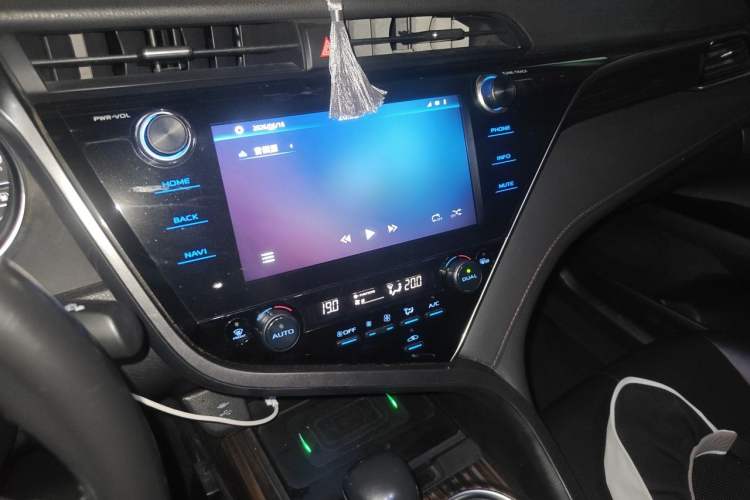 Used Toyota Camry 2019 2.0G Luxury Edition China VI Standard Audio And AC Panel