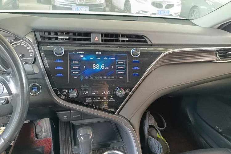 Used Toyota Camry 2019 2.0G Luxury Edition China VI Standard Audio And AC Panel