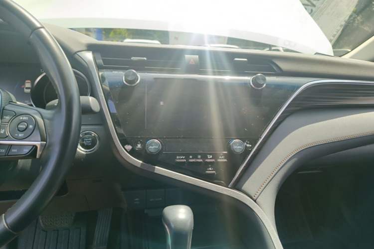 Used Toyota Camry 2019 2.0G Luxury Edition China VI Standard Audio And AC Panel