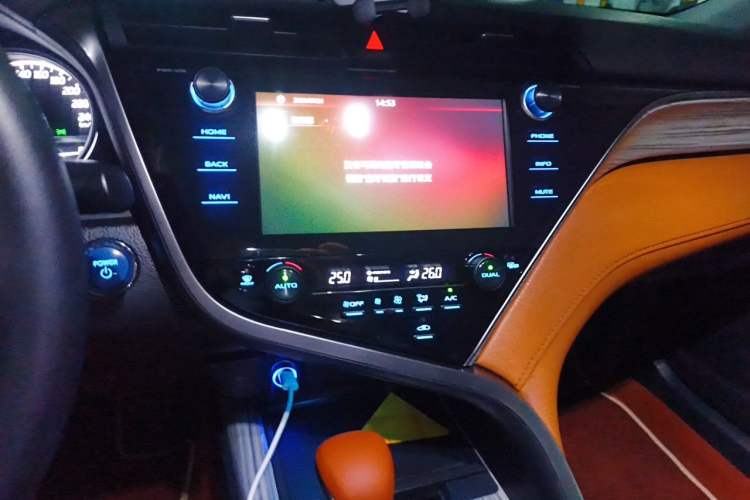 Used Toyota Camry 2019 Revised Version Dual-Engine 2.5 HG Luxury Edition Audio And AC Panel
