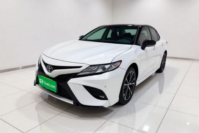 Ojetý Toyota Camry 2019 2.0S FENGSHANG Version China VI Standard