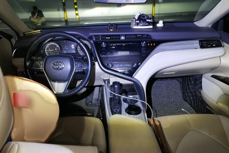 Used Toyota Camry 2019 Dual-Engine 2.5 HG Luxury Edition China VI Standard Center Console