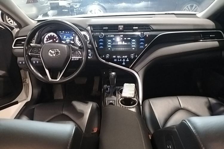 Used Toyota Camry 2019 2.0G Luxury Edition China VI Standard Center Console