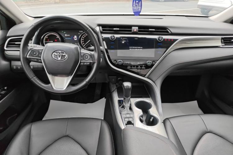 Used Toyota Camry 2019 Dual-Engine 2.5 HG Luxury Edition China VI Standard Center Console