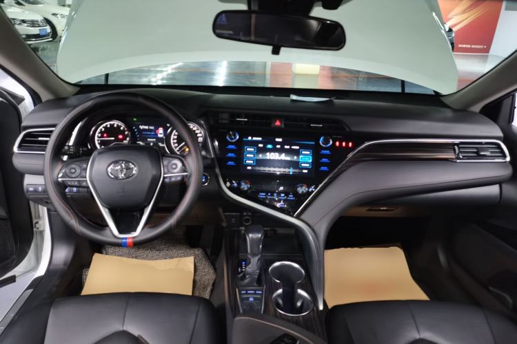 Used Toyota Camry 2019 2.5G Luxury Edition China V Standard Center Console