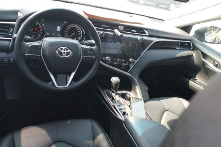 Used Toyota Camry 2019 2.5G Luxury Edition China V Standard Center Console