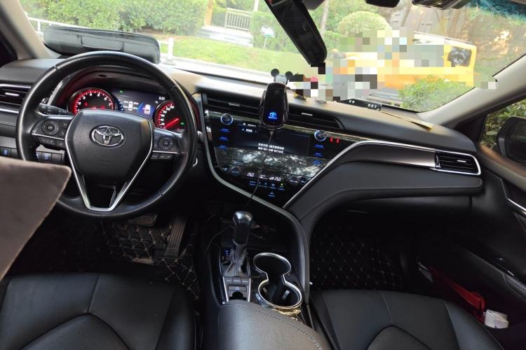 Used Toyota Camry 2019 2.5S FENGSHANG Version China VI Standard Center Console