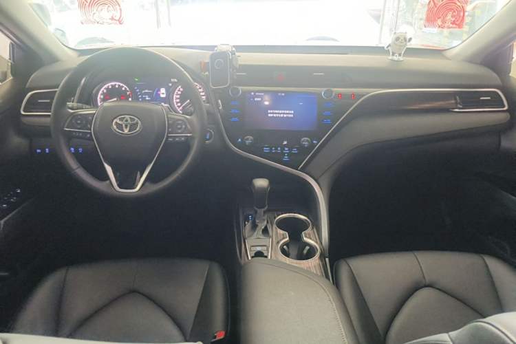 Used Toyota Camry 2019 2.0G Luxury Edition China VI Standard Center Console