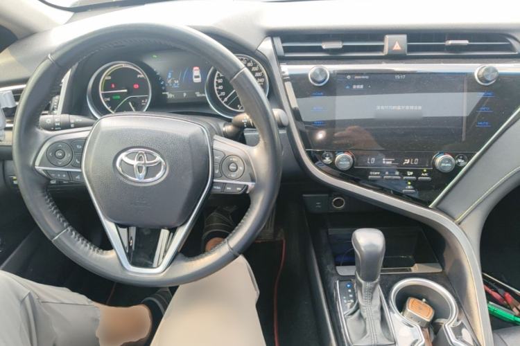 Used Toyota Camry 2019 Dual-Engine 2.5HS FENGSHANG Edition China VI Standard Center Console