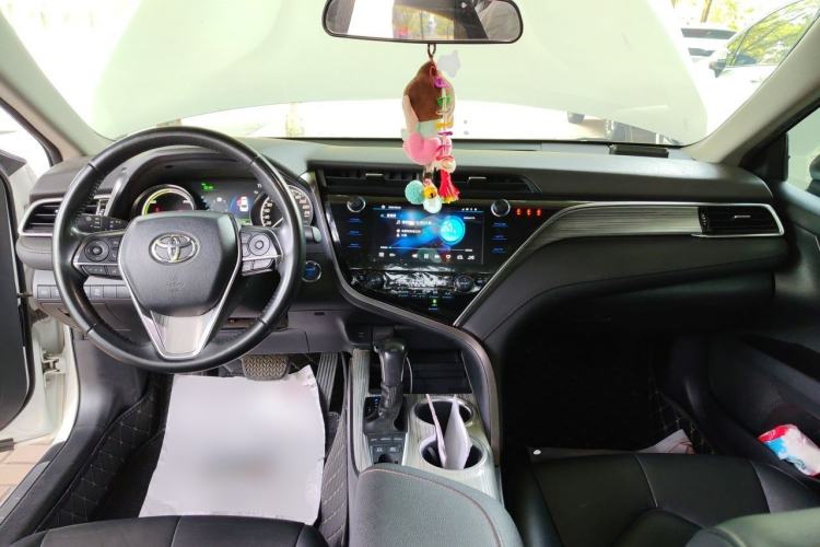Used Toyota Camry 2019 Dual-Engine 2.5 HG Luxury Edition China V Standard Center Console