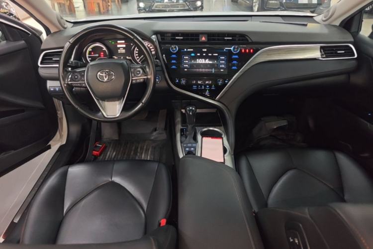 Used Toyota Camry 2019 Dual-Engine 2.5 HG Luxury Edition China VI Standard Center Console