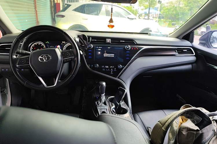 Used Toyota Camry 2019 2.5G Luxury Edition China VI Standard Center Console