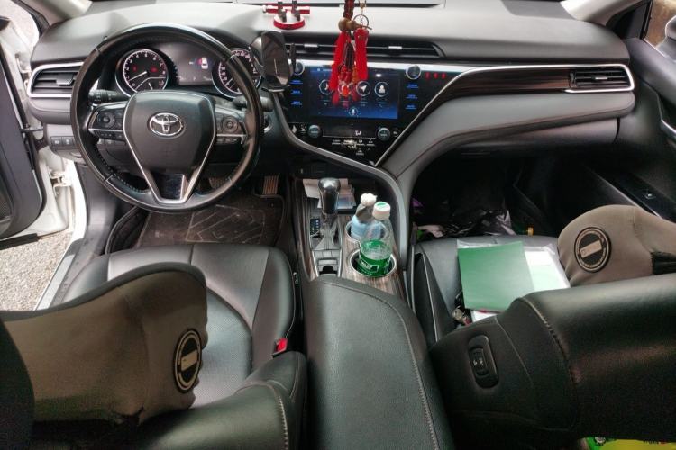 Used Toyota Camry 2019 2.5G Luxury Edition China VI Standard Center Console