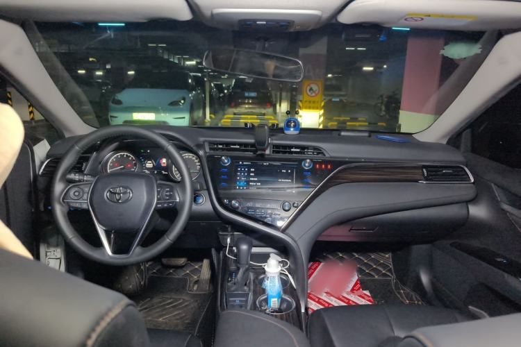 Used Toyota Camry 2019 Revised Version 2.0G Luxury Edition Center Console