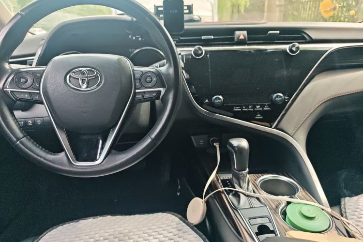 Used Toyota Camry 2019 2.0G Luxury Edition China VI Standard Center Console