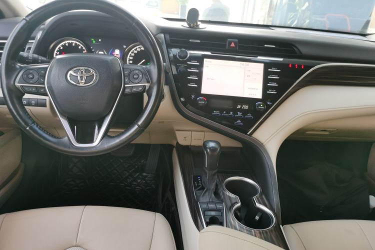 Used Toyota Camry 2019 2.5G Luxury Edition China VI Standard Center Console