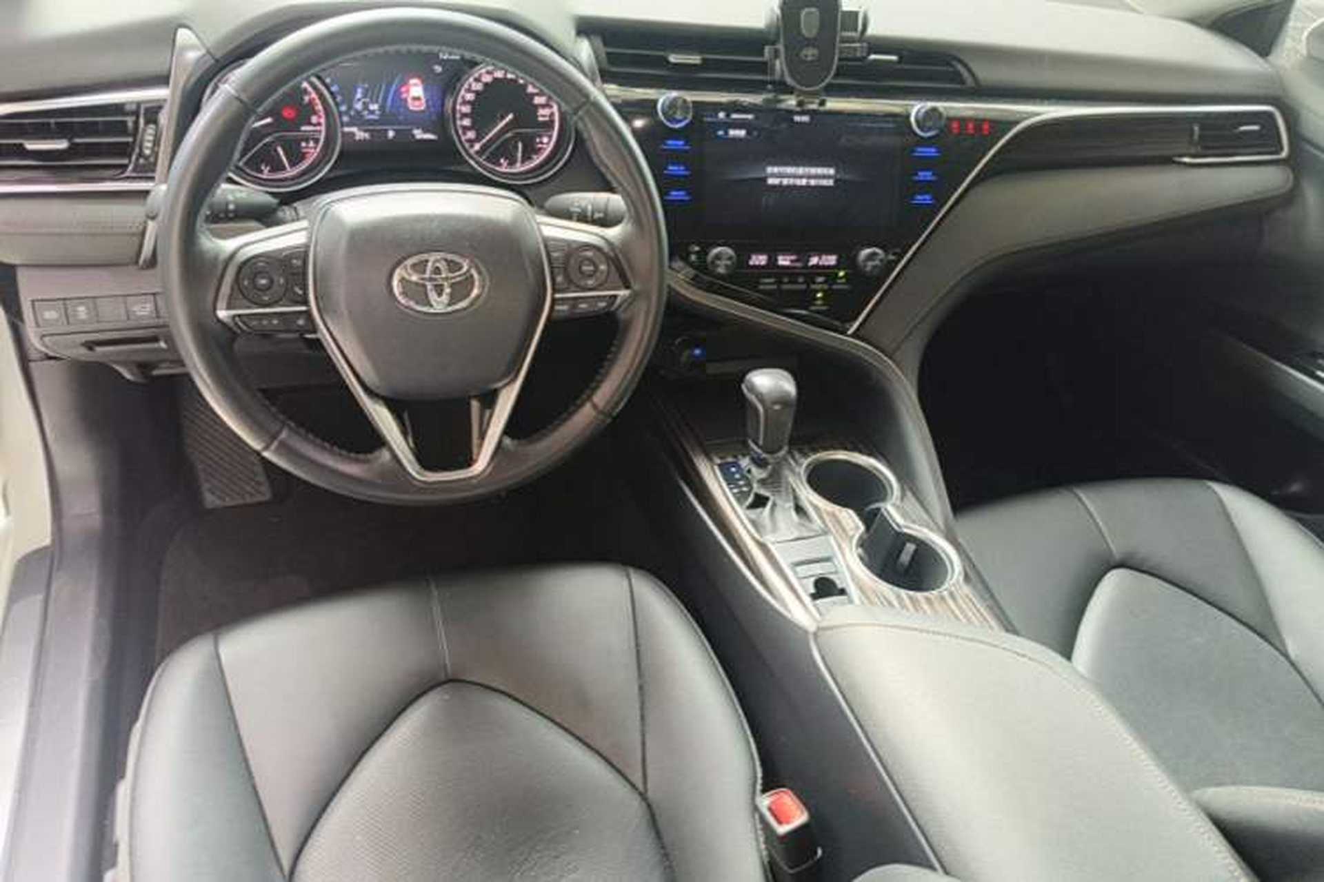 Used Toyota Camry 2019 2.0G Luxury Edition China VI Standard Center Console