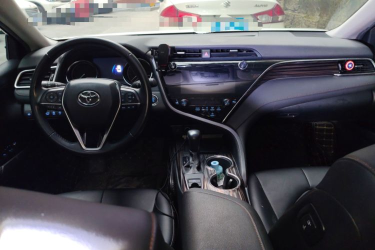 Used Toyota Camry 2019 2.0G Luxury Edition China VI Standard Center Console